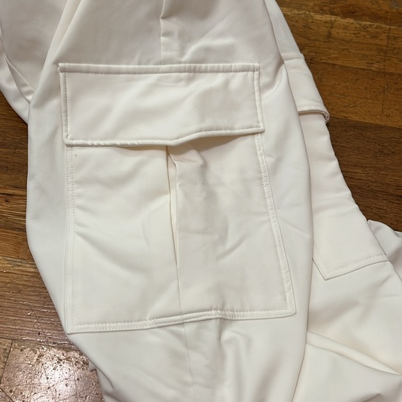 Gilly Hicks White cargo Jogger Pants - Picture 5 of 5